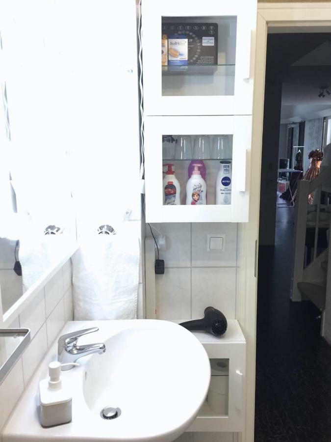 Grosses Helles Zimmer + Eigenes Bad ฮัมบูร์ก ภายนอก รูปภาพ
